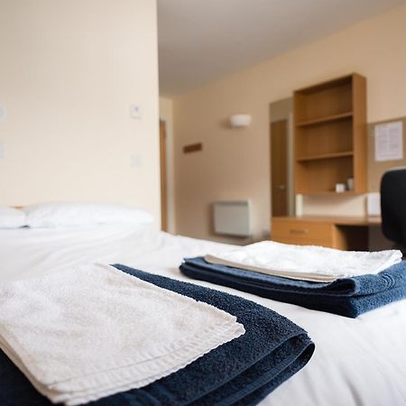 The Sidings Aparthotel Penryn Exteriör bild