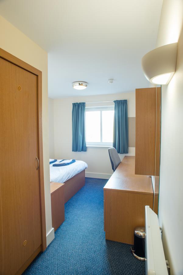 The Sidings Aparthotel Penryn Exteriör bild